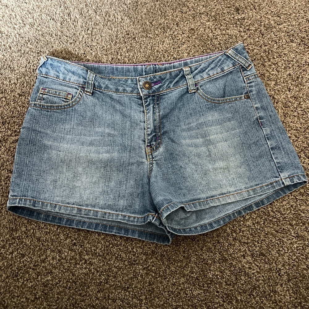 Y2K Faded Glory heart jean shorts - Picture 2 of 5